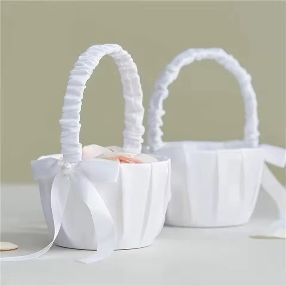 웨딩 화이트 새틴 리본 꽃바구니 진주 손잡이 꽃바구니  - Wedding Hampers 리뷰 및 가격