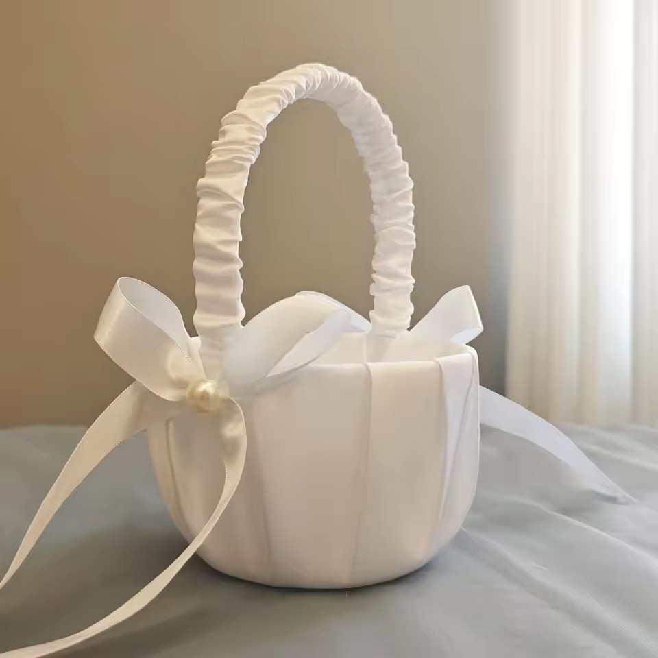 웨딩 화이트 새틴 리본 꽃바구니 진주 손잡이 꽃바구니  - Wedding Hampers 리뷰 및 가격